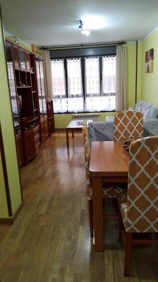 Amplio Loft Con Plaza De Garaje Apartment Cangas de Onis Ruang foto