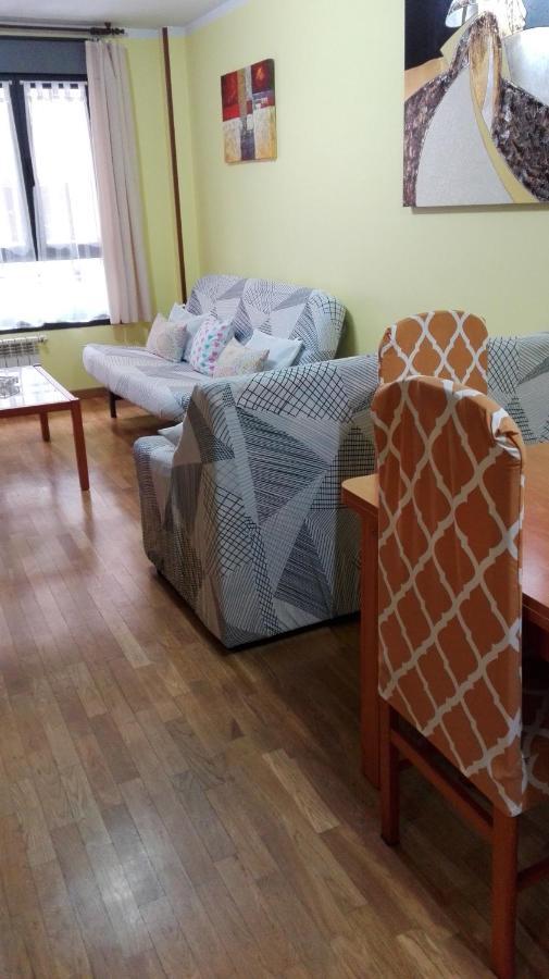 Amplio Loft Con Plaza De Garaje Apartment Cangas de Onis Ruang foto